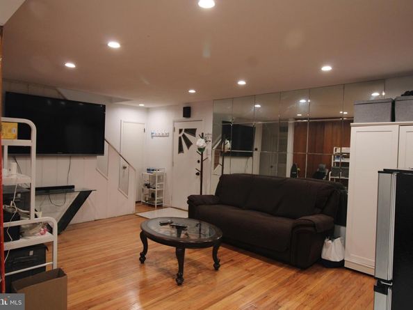 533 Tasker, Norwood PA 19074