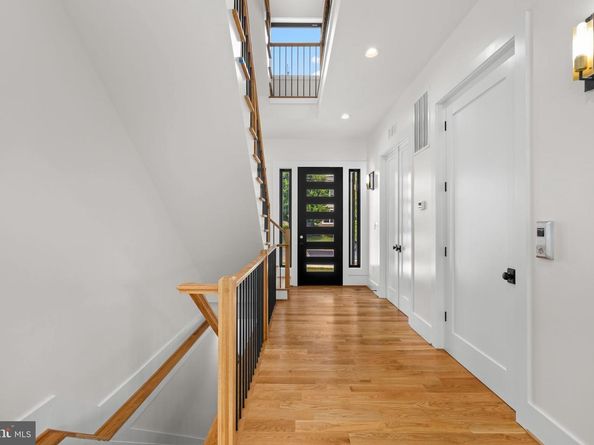 6424 29TH Street N, Arlington VA 22207
