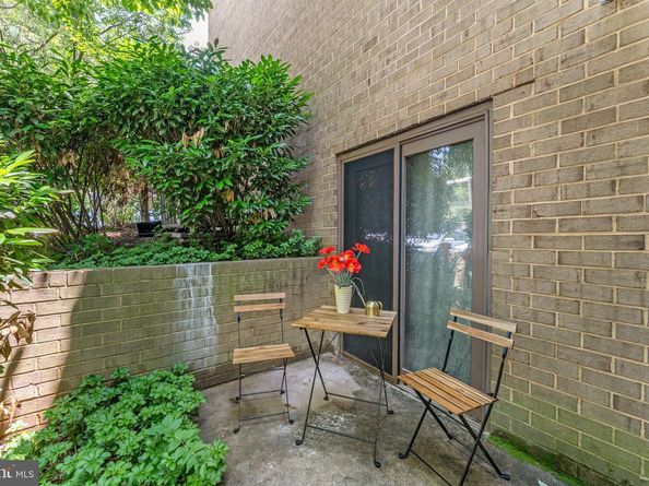 11617 Windbluff Court 9B, Reston VA 20191