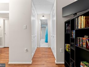 11617 Windbluff Court 9B, Reston VA 20191