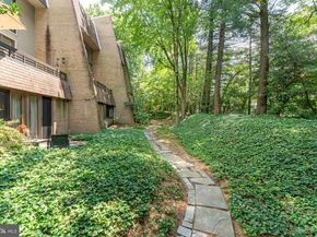 11617 Windbluff Court 9B, Reston VA 20191