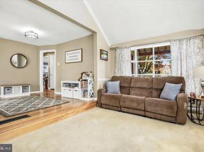 207 Bensal Road, Hatboro PA 19040