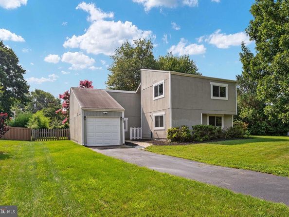 408 Arkansas Avenue, Herndon VA 20170