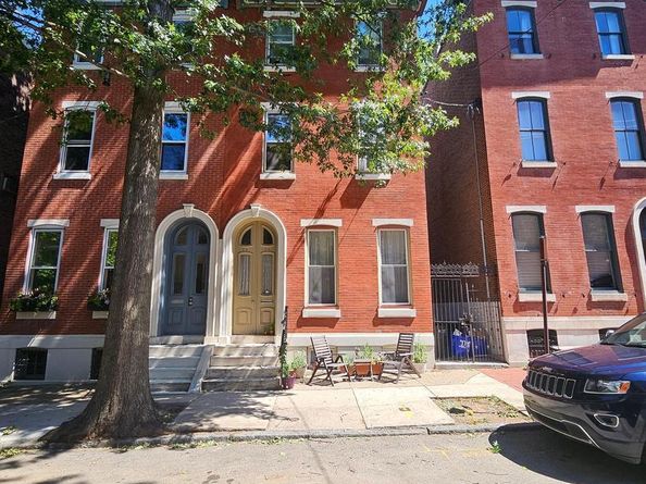 2211 Mount Vernon Street, Philadelphia PA 19130