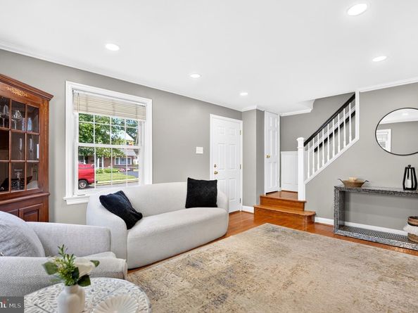 19 Harmil Road, Broomall PA 19008