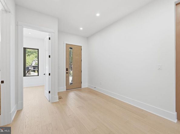 840 N Burlington Street, Arlington VA 22203