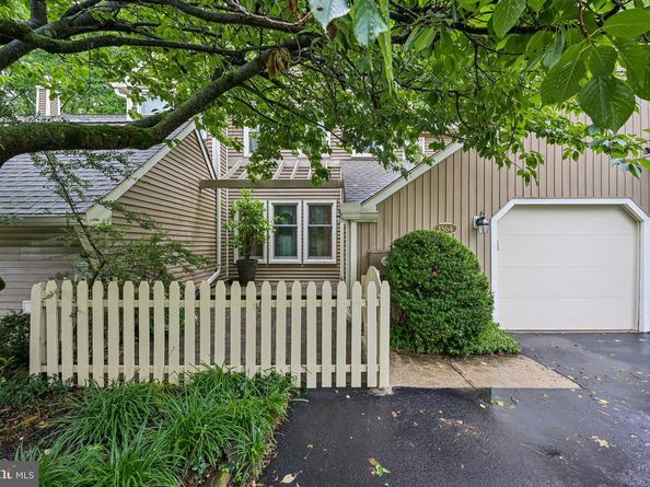 1564 Applewood Circle, Yardley PA 19067