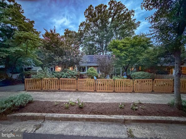 406 Hanson Lane, Alexandria VA 22302