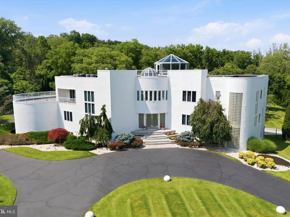 611 Creek Lane, Flourtown PA 19031
