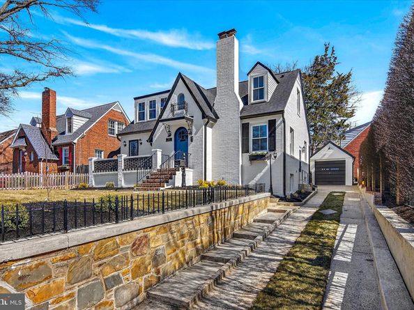 1607 N Glebe Road, Arlington VA 22207