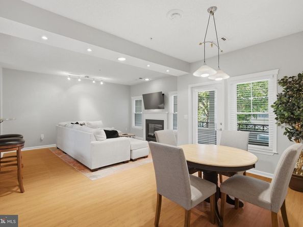 12016 Taliesin Place 25, Reston VA 20190