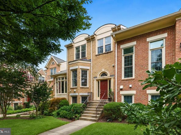 2243 Kings Garden Way, Falls Church VA 22043