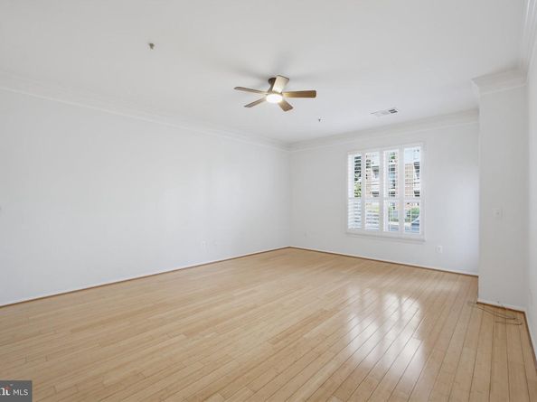1570 Spring Gate Drive 7109, Mclean VA 22102