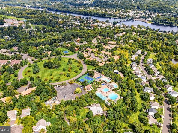 26A Riverhill, New Hope PA 18938