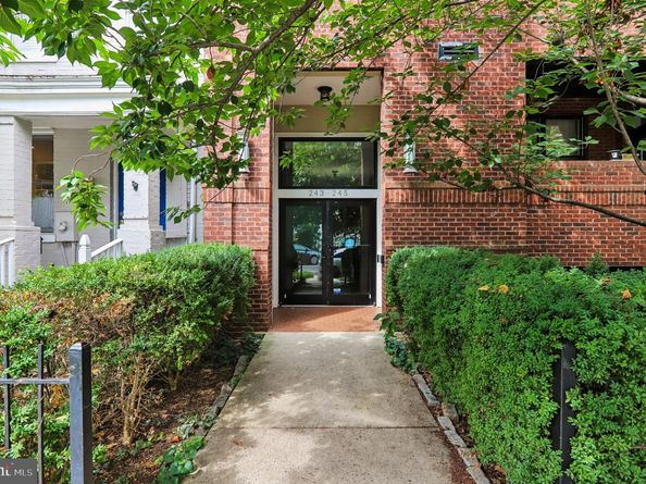 245 15TH SE 301, Washington DC 20003