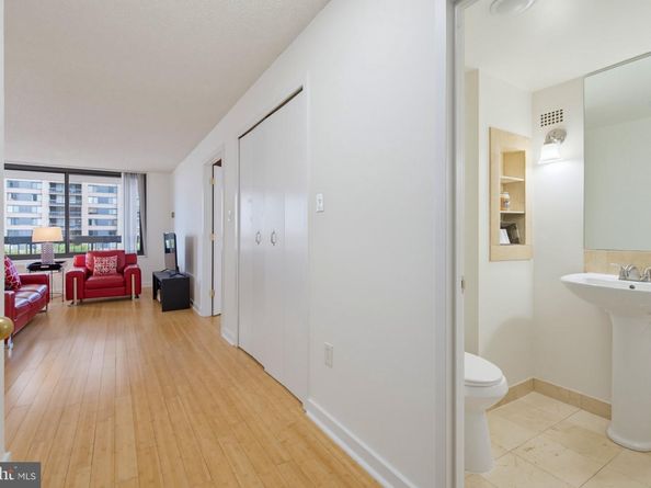 3701 S George Mason 504N, Falls Church VA 22041