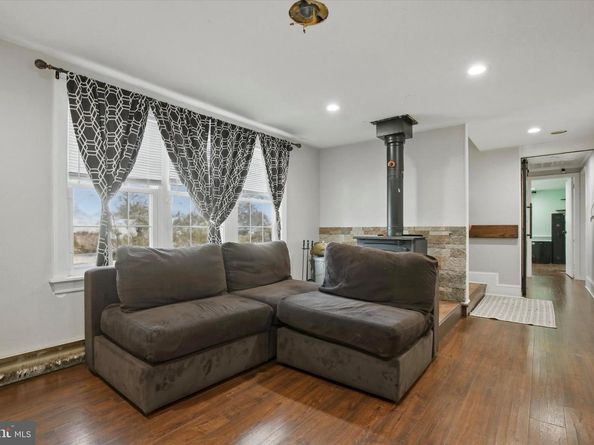 320 Maple Street, Warminster PA 18974