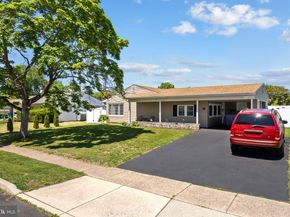 24 Garden Lane, Levittown PA 19055