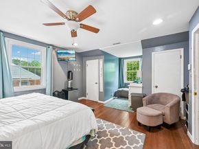 913 Lomond Lane, Philadelphia PA 19128