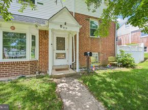 913 Lomond Lane, Philadelphia PA 19128