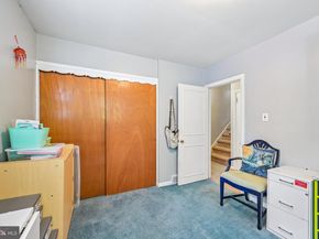 913 Lomond Lane, Philadelphia PA 19128