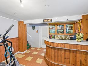 913 Lomond Lane, Philadelphia PA 19128