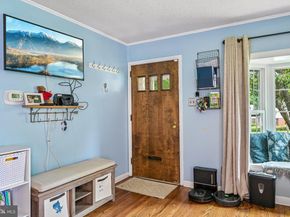 913 Lomond Lane, Philadelphia PA 19128