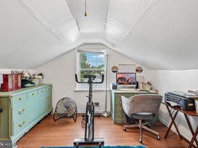 913 Lomond Lane, Philadelphia PA 19128