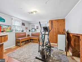 913 Lomond Lane, Philadelphia PA 19128