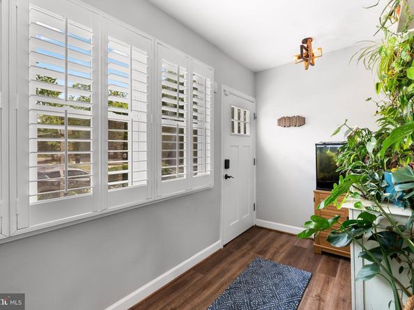 112 Lynhaven Drive, Alexandria VA 22305