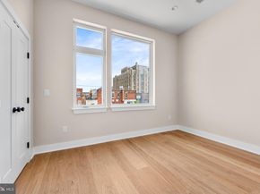 911 Emily Street, Philadelphia PA 19148