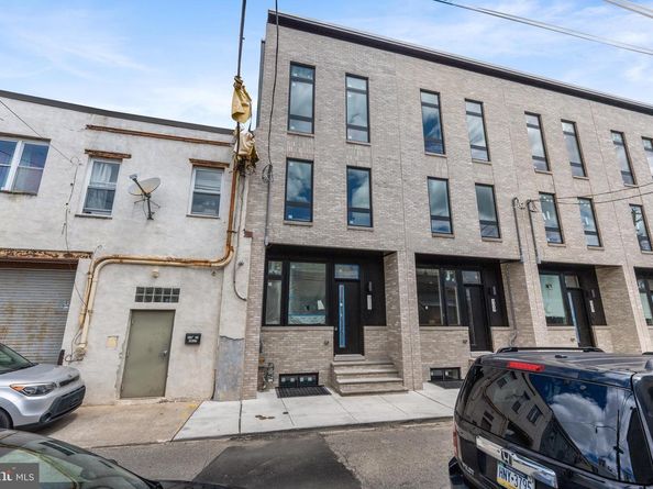 911 Emily Street, Philadelphia PA 19148
