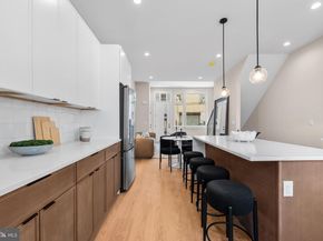 911 Emily Street, Philadelphia PA 19148