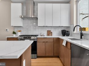 911 Emily Street, Philadelphia PA 19148