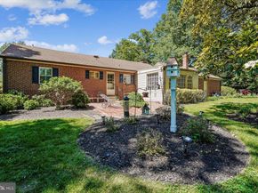 5515 Bradley Boulevard, Alexandria VA 22311