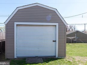 44 Elm Lane, Levittown PA 19054