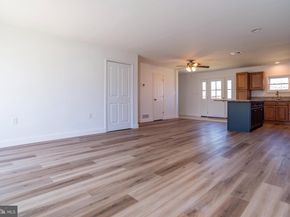 44 Elm Lane, Levittown PA 19054