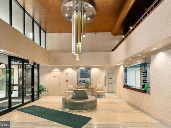 1016 S Wayne Street 502, Arlington VA 22204
