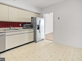 1016 S Wayne Street 502, Arlington VA 22204