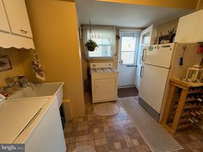 1045 Foster Street, Philadelphia PA 19116
