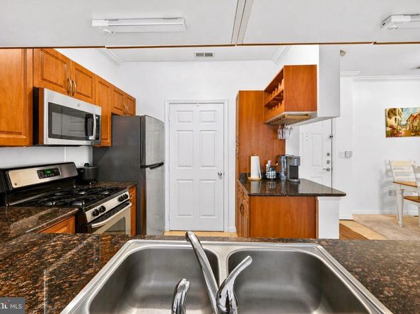12937 Centre Park Circle 304, Herndon VA 20171