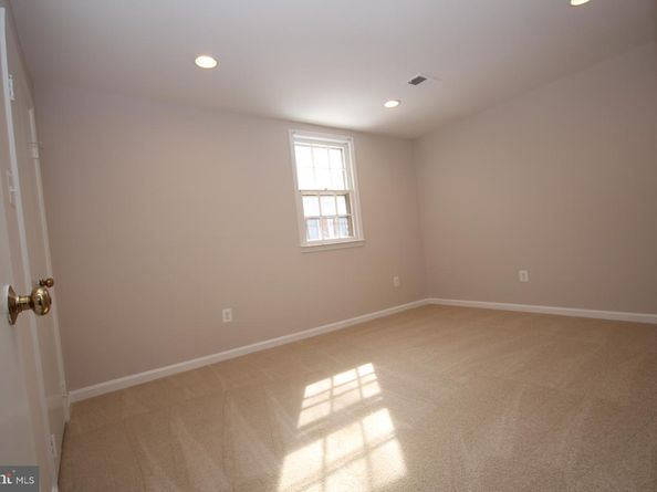 1105 N Stuart Street 1, Arlington VA 22201