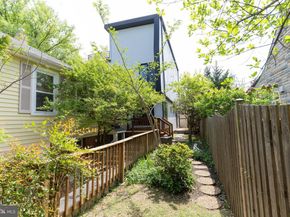 900 20TH Street S, Arlington VA 22202