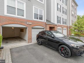 257 S Pickett Street 302, Alexandria VA 22304
