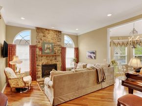 203 Fairway Drive, Warminster PA 18974
