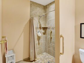 203 Fairway Drive, Warminster PA 18974