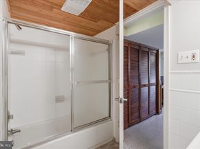 5935 15TH Street N, Arlington VA 22205