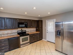 24 Sandy Ridge Drive, Doylestown PA 18901