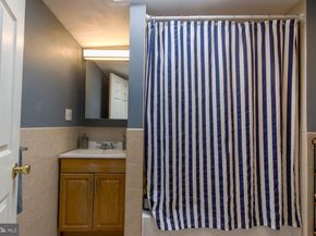 1040 S Cleveland Street, Philadelphia PA 19146