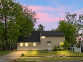 3 Indian Creek Way, Levittown PA 19057
